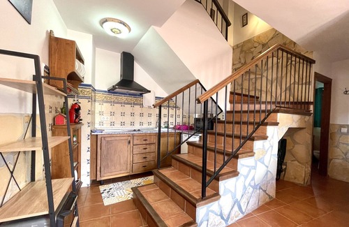 Frigiliana Apartment | HOLIDAY RENTAL APARTMENT . 5 KM TO THE NEAREST BEACHES, WIFI, SUNNY TERRACE. GARDEN