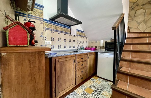 Frigiliana Apartment | HOLIDAY RENTAL APARTMENT . 5 KM TO THE NEAREST BEACHES, WIFI, SUNNY TERRACE. GARDEN