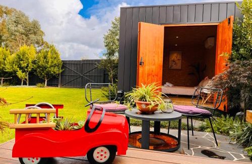 Vermont South House | holiday tiny house near The Glen shopping center