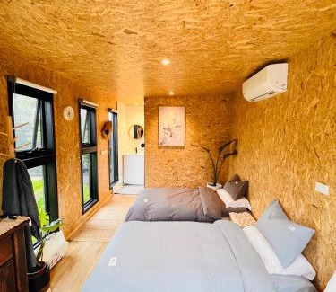 Vermont South House | holiday tiny house near The Glen shopping center