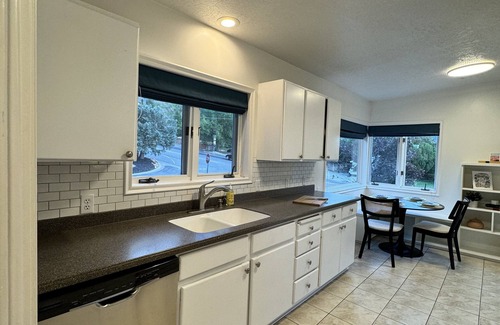 Salt Lake City House | Holladay Home- ski Park City, Deer Valley, Brighton, and Alta -5 bdrm/3 ba