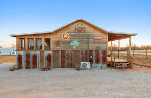 Fredericksburg Cabin | Hollmig Sunset View 1 Bedroom Cabin by RedAwning