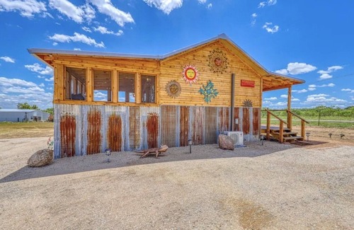 Fredericksburg Cabin | Hollmig Sunset View 1 Bedroom Cabin by RedAwning