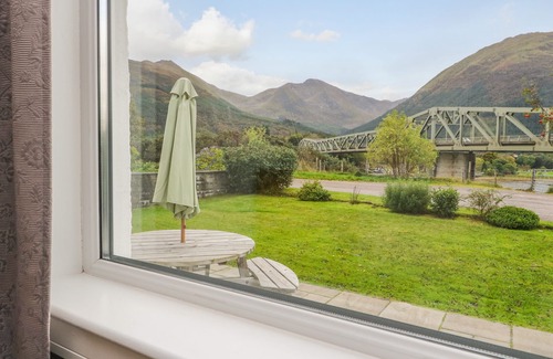 West Laroch Cottage | HOLLY COTTAGE, family friendly, with open fire in Ballachulish