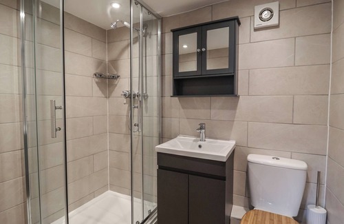 Lavenham Cottage | HOLLY HOUSE STUDIO, pet friendly, with a garden in Lavenham
