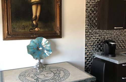 Downtown Los Angeles Apartment | Hollywood Art Studio Apartment