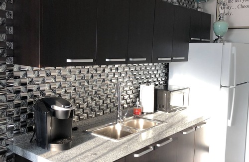 Downtown Los Angeles Apartment | Hollywood Art Studio Apartment