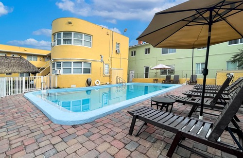 Hollywood Apartment | Hollywood Beach Flamingo