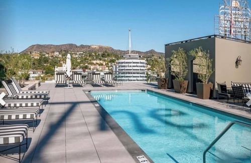 Hollywood Condo | Hollywood Glam Condo on Vine