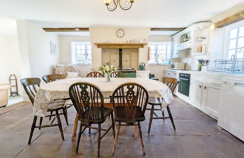 Pulborough Cottage | Holme Street House and Dove Cote Lodge - sleeps 12 guests in 5 bedrooms