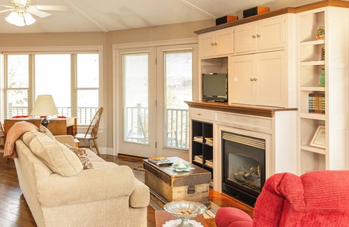 Millersburg Apartment | Holmes with a View: Stunning Scenic Valley Overlooking Amish Country -Suite 1