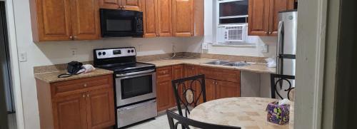 Lake Worth House | HolydayLakeOsborneHouseBedFrm99DollarsDaylymin2to6PersParty