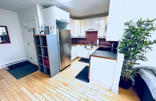 Viauville Apartment | Homa 1 | A haven of light | WiFi | Workdesk | AC