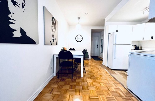 Viauville Apartment | Homa 3 | A haven of light | WiFi Desk | AC