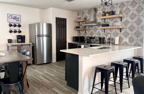 Southside House | Home 7 min to Lackland AFB & close to SeaWorld