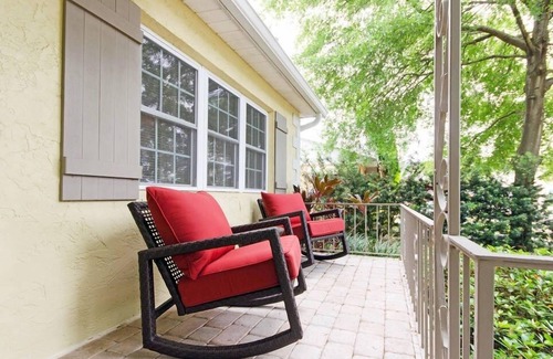 Crescent Lake House | Home away from home, close to downtown.