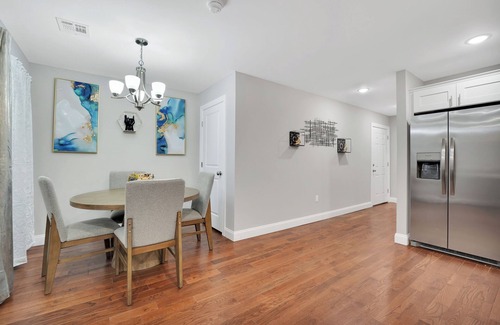 Newark Apartment | Home away from home 2