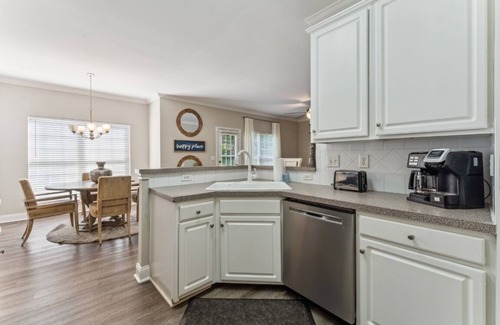 Paw Creek House | Home Away From Home - 5BRs-7 beds 3 full baths! 10 minutes to Whitewater!