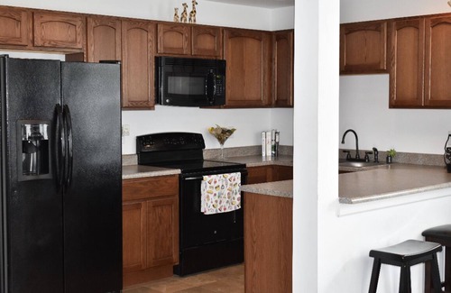 Troy House | Home away from home! Entire townhome- large backyard. Close to many colleges.
