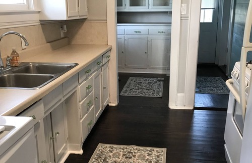 Needville House | Home away from home in the heart of Needville, Tx.