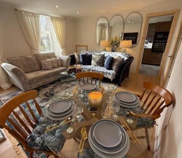 Glasgow Apartment | Home away from home in Glasgow - Free Street Parking