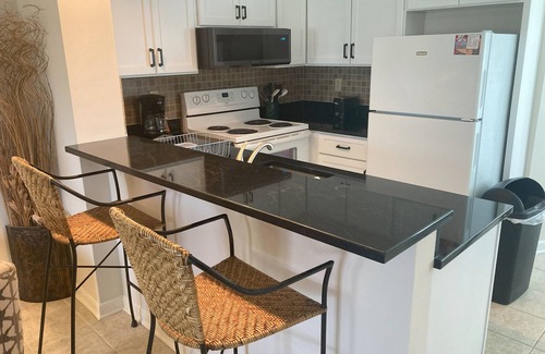 Isle of Palms Condo | Home Away From Home.and Just Steps to the Beach!
