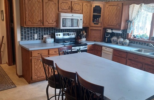 Stevens Point House | Home for rent during 2025 NFL Draft. 90 minute drive to Green Bay