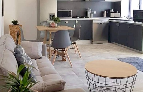 Sainte-Genevieve-les-Gasny Apartment | Homerez - Beautiful apartment with garden and Wifi