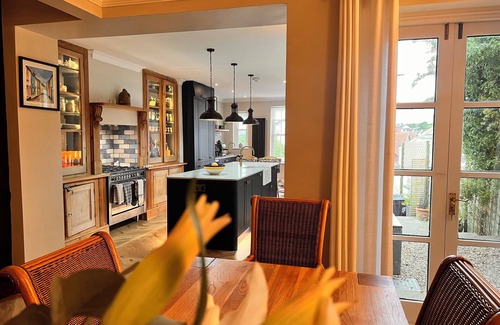 Appledore House | Home in Appledore with own parking and Hot Tub. Dogs welcomed