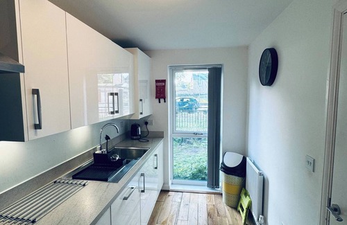 Bordesley Apartment | Home in Birmingham City Centre - Free Parking!
