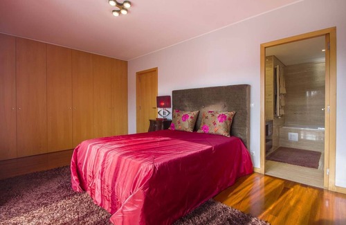 Fao House | Home in condominium on the beach, with swimming pools, tennis court and garden