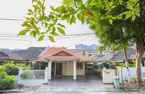 Kampung Sungai Nibong House | Home in Gelugor / Near to Queensbay / Bayan Lepas.