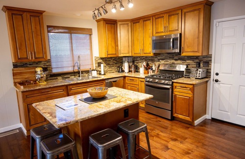 Napa House | Home in Napa - 5 min drive to Downtown
