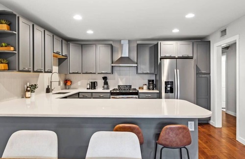 Zilker House | Home in Zilker | Private Large Backyard