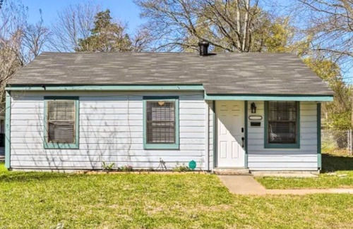 Caddo Heights-South Highlands House | home- minutes aways from casinos and airport