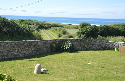 Esquibien House | Home of 30 years, completely renovated, beautiful sea views, beach walk