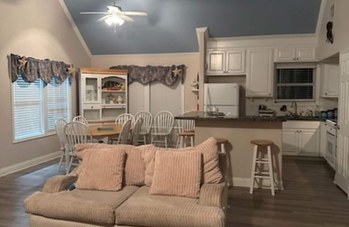 Matagorda House | Home on Colorado River 2 miles to beach