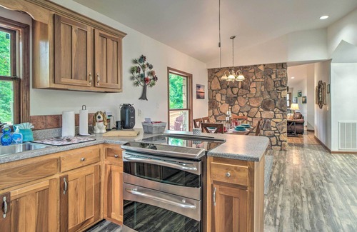 Dandridge House | Home on Douglas Lake - Fish & Kayak!