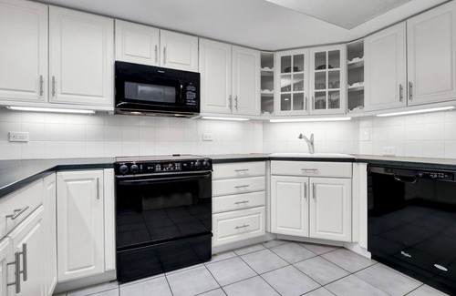 Wrightsville Beach Condo | Home sweet home! 2BR/2BA oceanfront condo w/pool