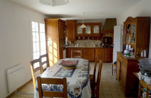 Le Teich House | Home Tranquility, easy access and close to everything
