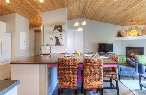 Big Sky House | Home w/hot tub & fireplace close to Big Sky Town Center & Resort - Bright and Beautiful Condo