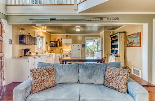 Florence Cottage | Home with Guest Cottage & Private Hot Tub - Close Beach Access, Dogs OK