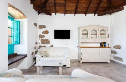 Llano del Moro House | Home2Book Rural House with Private Pool & BBQ
