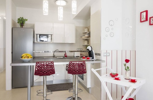 Bajamar Apartment | HomeForGuest BEAUTIFUL APARTMENT, SEA VIEWS, BBQ, GYM