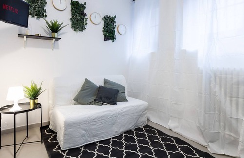 Crescenzago House | HomeHotel - Paruta 65 Poseidon