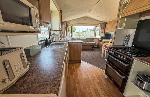 Winestead House | Homely caravan at Sand le Mere Holiday Park in Yorkshire ref 71012M