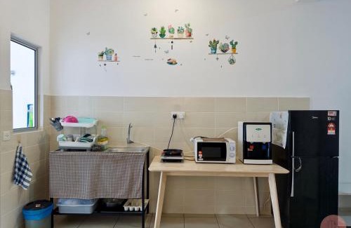 Seremban House | Homely, Self Check-In, Wi-Fi, Guarded Community