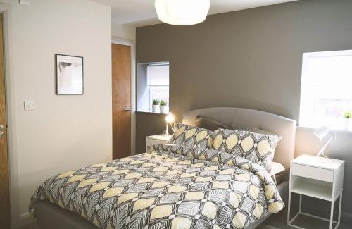 Sheffield City Centre Apartment | Homely Serviced Apartments - Figtree