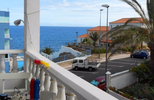 Las Caletillas House | Homerez - 100 m away from the beach! House for 2 ppl. with balcony at Candelaria