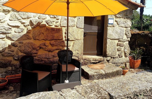 Meada Apartment | Homerez - Amazing studio for 2 ppl. with shared pool at Águeda